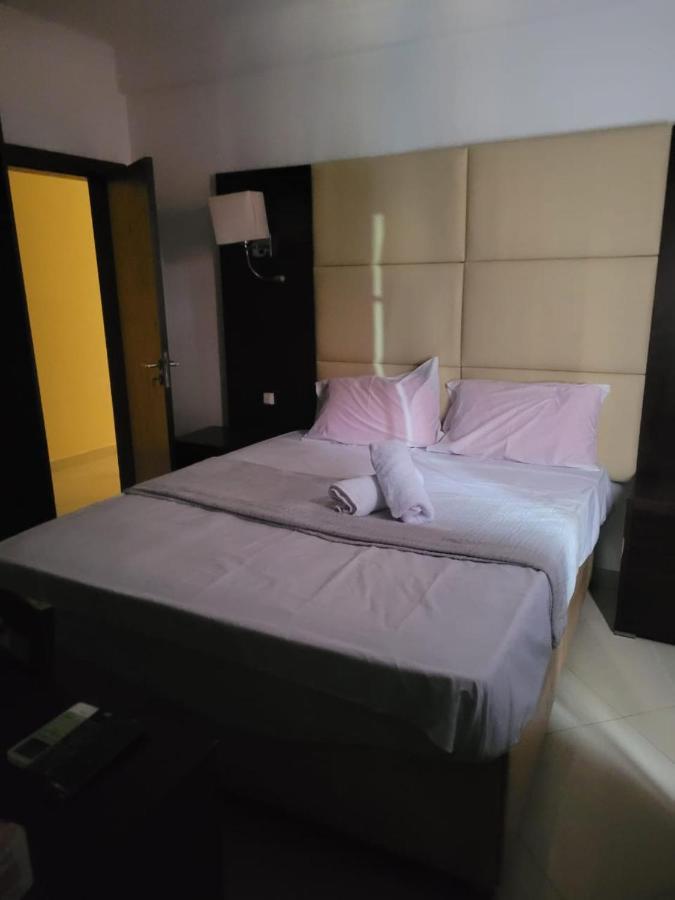 Guest House La Plaza Луанда  Экстерьер фото